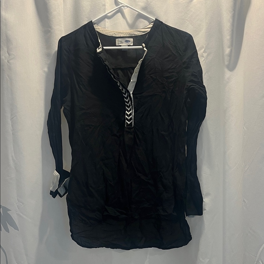 Old Navy Black V-Neck Blouse with White Trim
